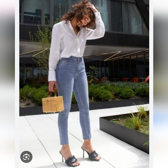 Classic Blue Women's Jeans - Picture 1 of 5